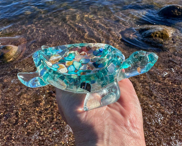 Ocean Treasure Turtle Trinket Tray–Handmade Resin Turtle with Seashell
