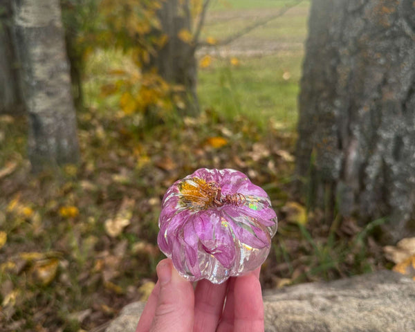 Pumpkin Purple Bloom - Handmade Resin Pumpkin with real Dried Flowers