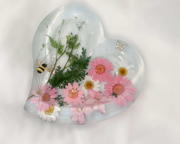 Handcrafted Resin Heart Tray with Real Daisy Flowers & Whimsical Charm