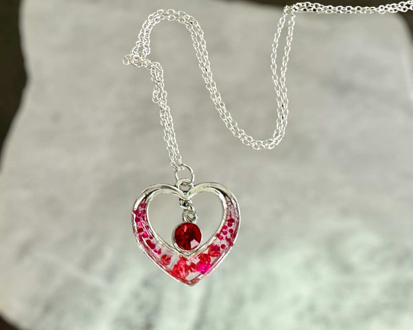 Blooming Hearts: Pressed Flower Petal Heart Pendants & Charms