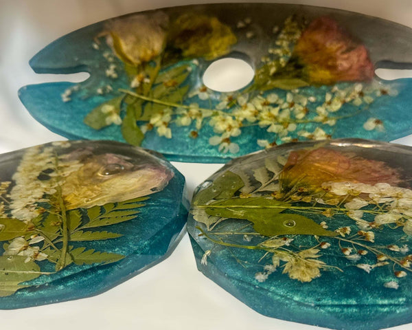 Wine Glass Caddy with 2 Coasters -GardenThemed Handmade Resin Set