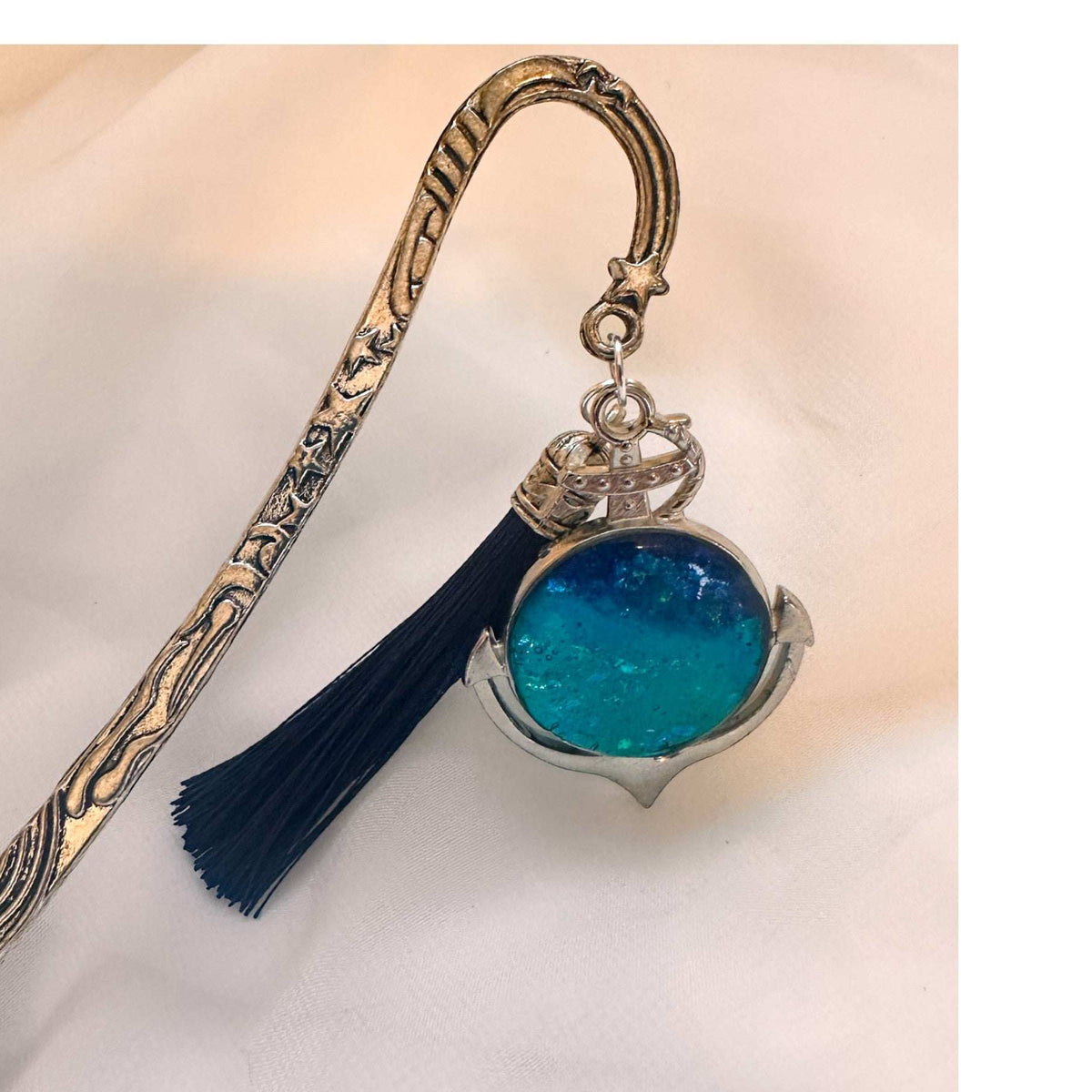 Ocean Whispers: Handcrafted Resin Bookmarks with Real Sand & Seashells