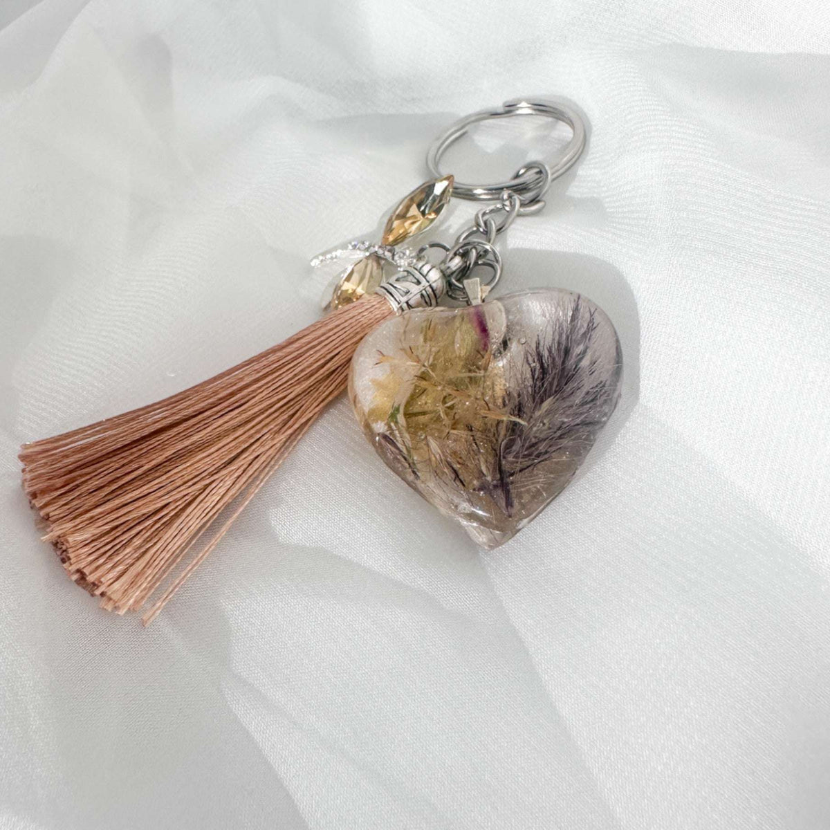 Whispering Blooms Keychain: Handmade Pressed Flower Resin Heart Charms