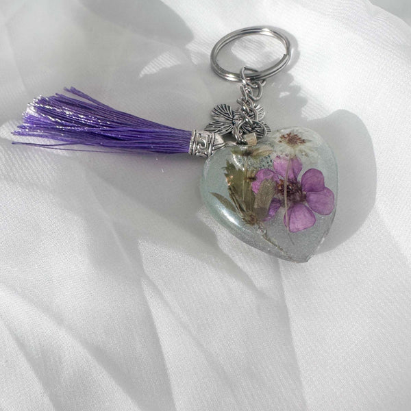 Whispering Blooms Keychain: Handmade Pressed Flower Resin Heart Charms