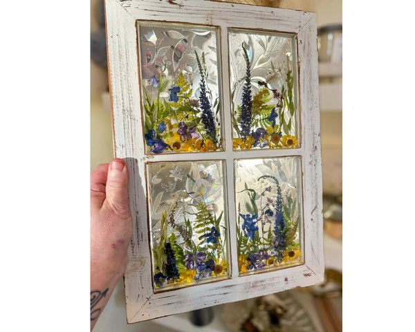 Everlasting Garden Window - Handmade Dried Flower Resin Meadow One