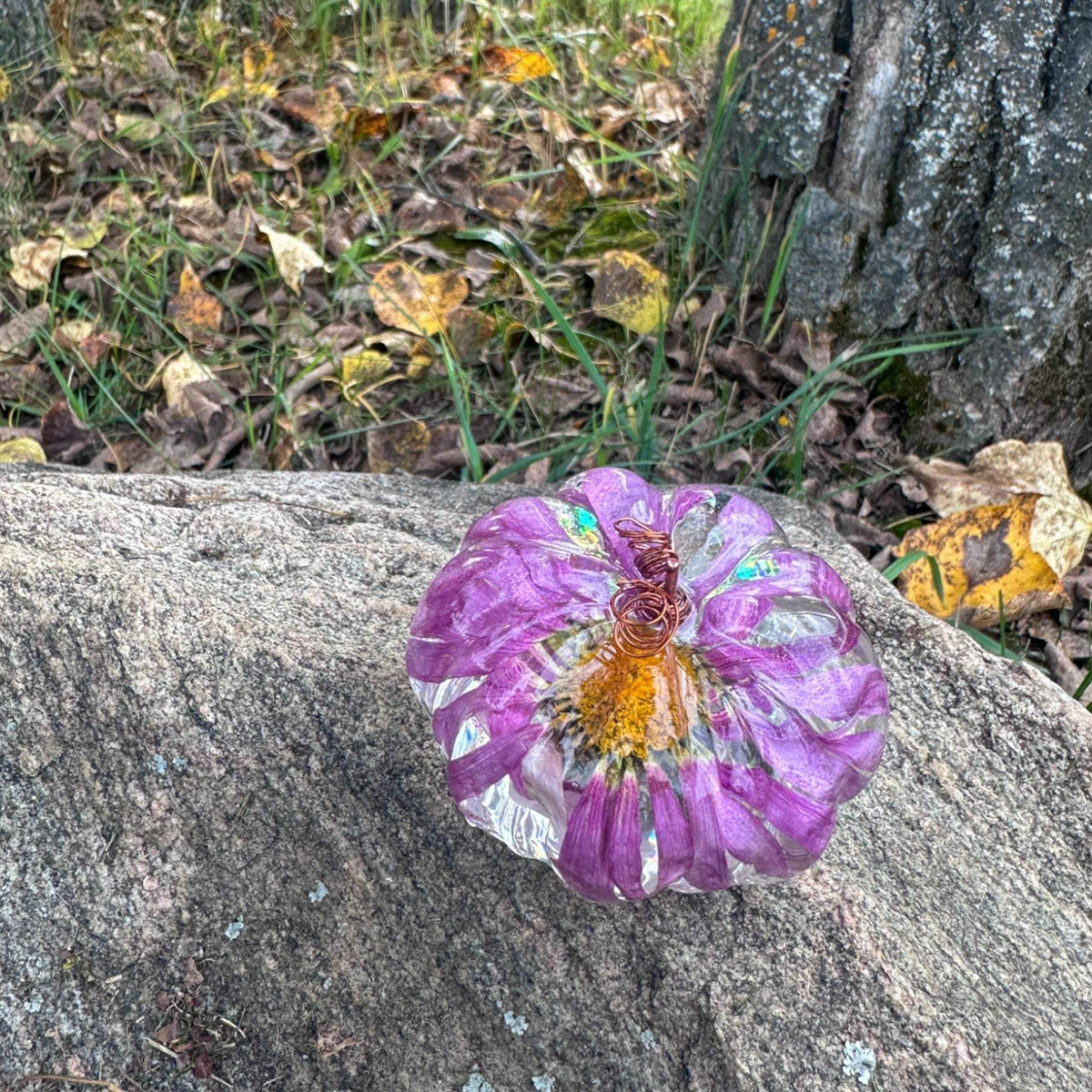 Pumpkin Purple Bloom - Handmade Resin Pumpkin with real Dried Flowers