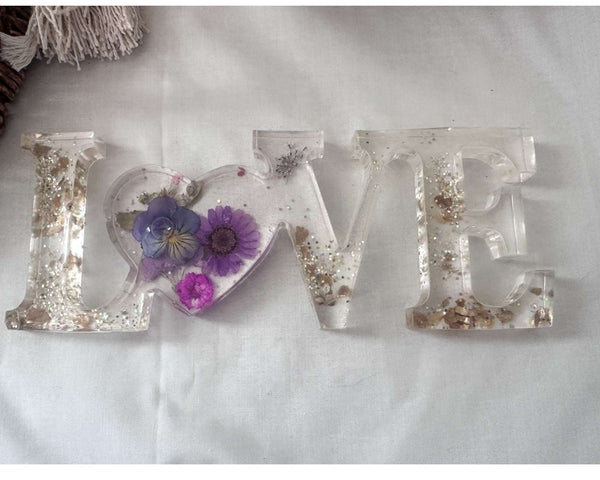 Enchanted Garden Resin Love Décor - Handmade Pressed Daisy Flowers