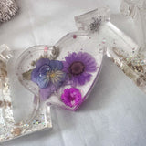 Enchanted Garden Resin Love Décor - Handmade Pressed Daisy Flowers