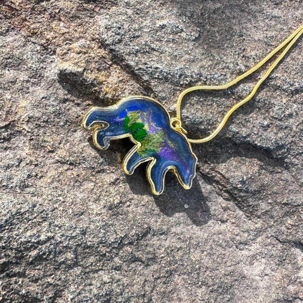 Northern Lights Bear Pendant –  Handmade Resin Aurora Borealis Pendant