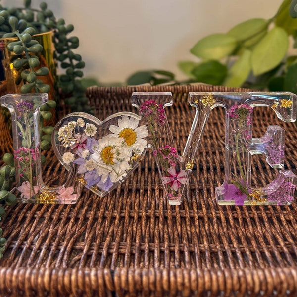 Daisy Floral Love Sign: Sweet Devotion Botanical Art