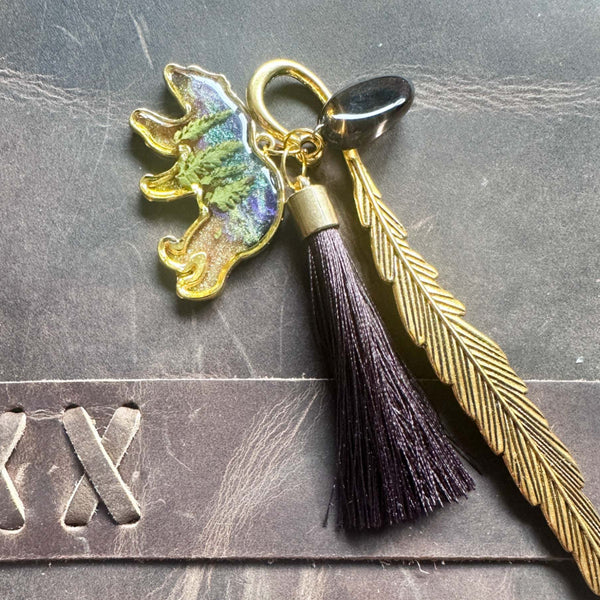 Northern Lights Golden Spirit Bear - Handmade Resin Aurora Bookmark