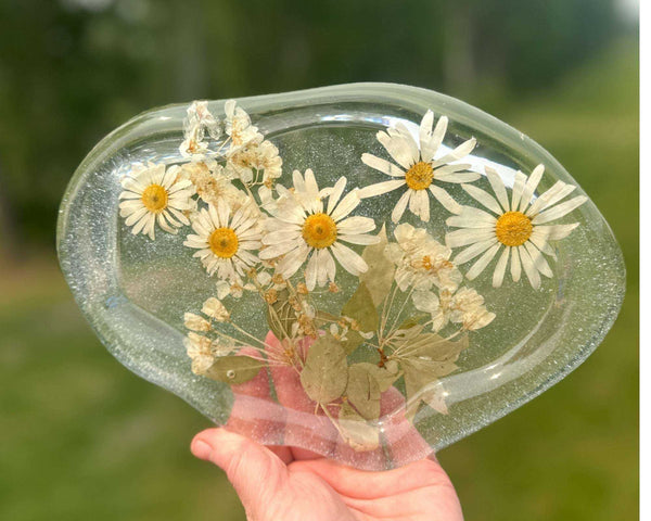 Daisy Dreams Resin Tray - Handmade Pressed Daisy Flower Tray