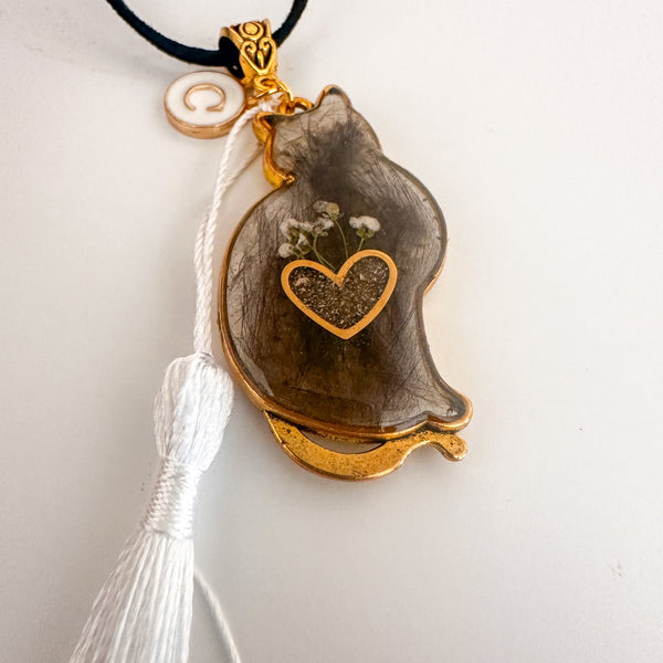 Handmade custom cat-shaped memorial pet resin keychain with personalized botanicals and letter charm