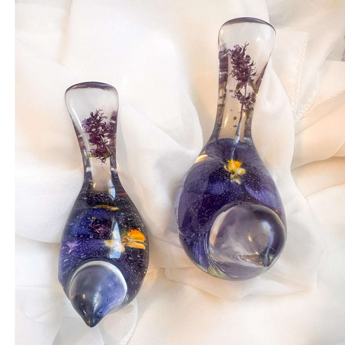 Pansy Garden Duo pansy resin bird pair with real deep purple pansies and thyme flowers in clear resin, handmade Canada
