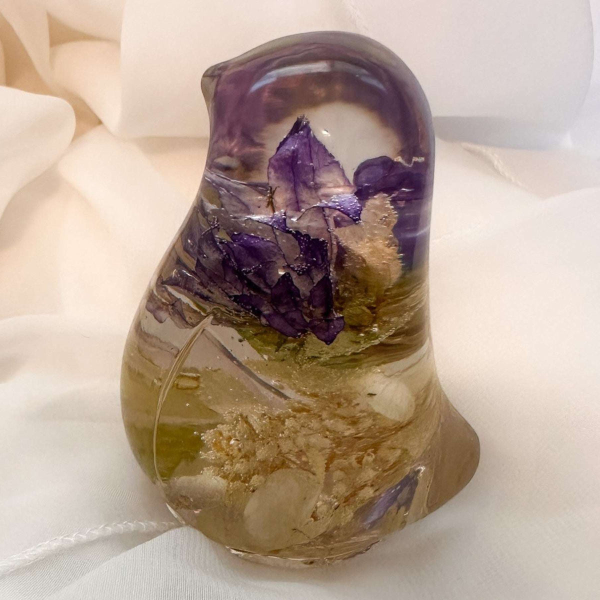 Garden Reverie Songbird hydrangea resin bird decor with real white hydrangea and purple blooms in clear resin, handmade Canada