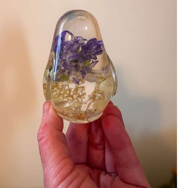 Garden Reverie Songbird hydrangea resin bird decor with real white hydrangea and purple blooms in clear resin, handmade Canada