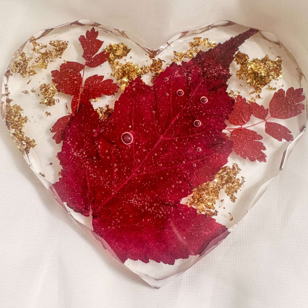 Canadian Maple Leaf Heart Coasters – Resin Decor with Gold Leaf Accent
