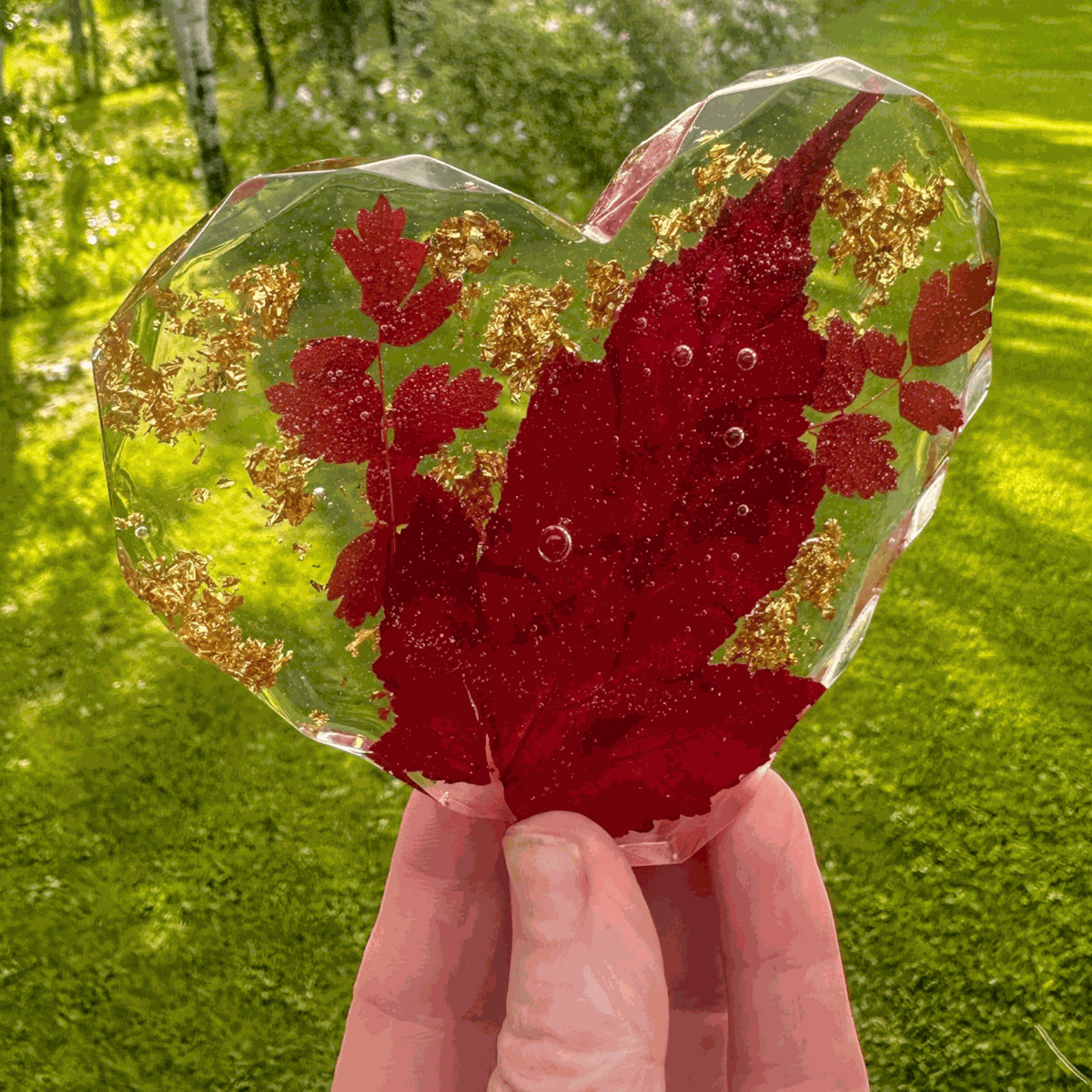 Canadian Maple Leaf Heart Coasters – Resin Decor with Gold Leaf Accent