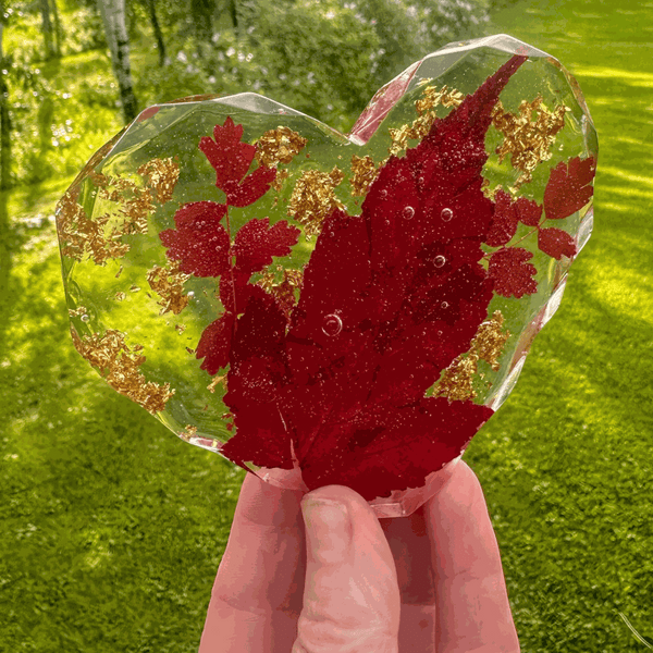 Canadian Maple Leaf Heart Coasters – Resin Decor with Gold Leaf Accent