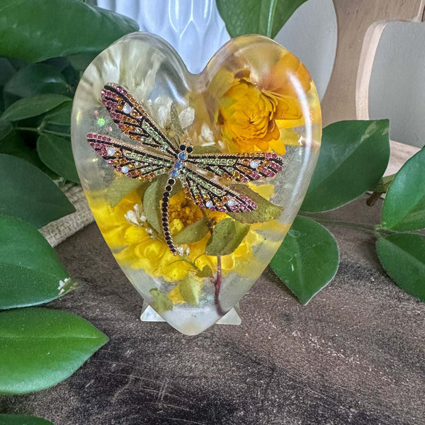 Enchanted Garden Heart - Resin Decor with Dragonfly & Real Flowers