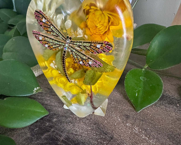 Enchanted Garden Heart - Resin Decor with Dragonfly & Real Flowers