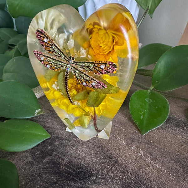 Enchanted Garden Heart - Resin Decor with Dragonfly & Real Flowers