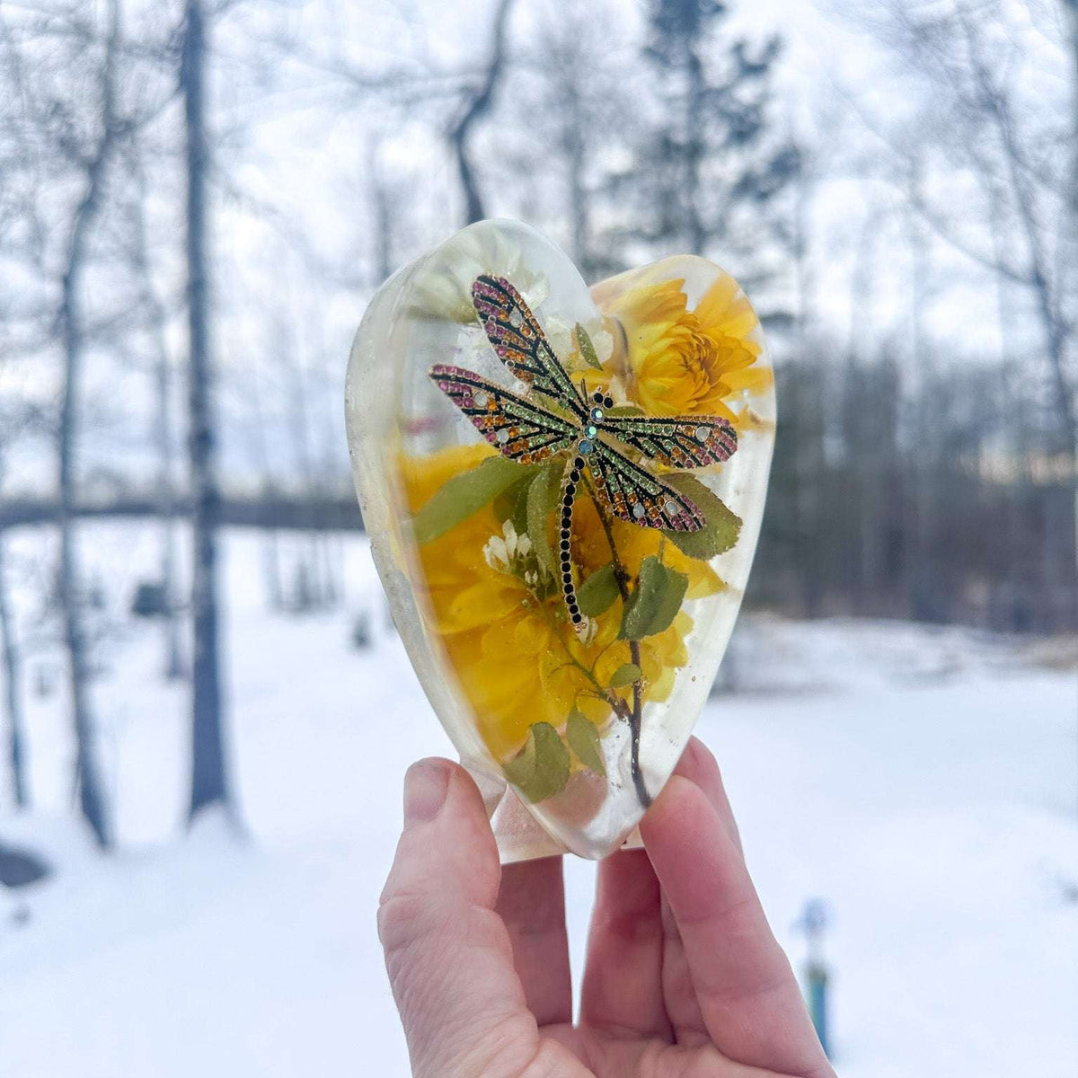 Enchanted Garden Heart - Resin Decor with Dragonfly & Real Flowers