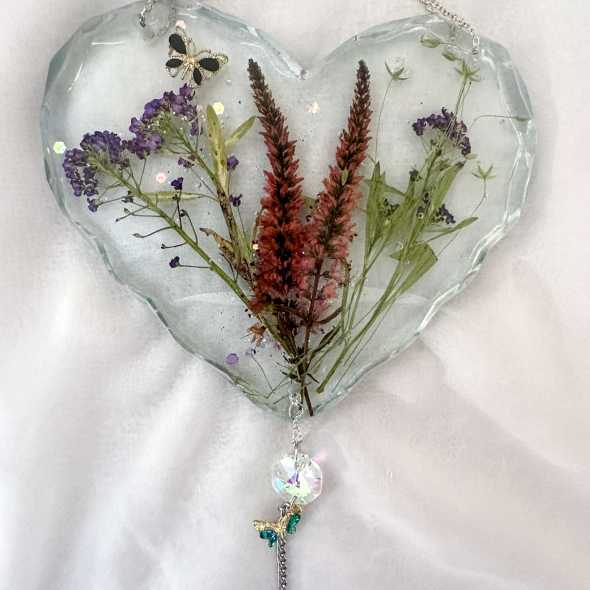 Enchanted Garden Heart Suncatcher - Pressed Flower Resin Decor