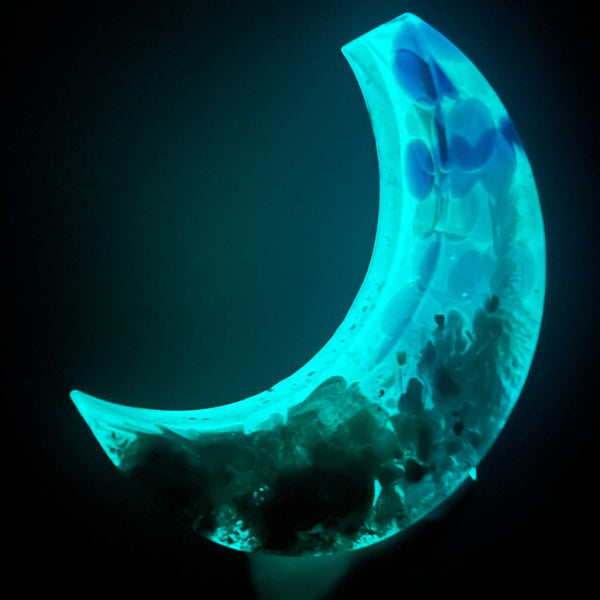 Ocean Moon – Handmade Resin Moon with Sand, Shells & Waves