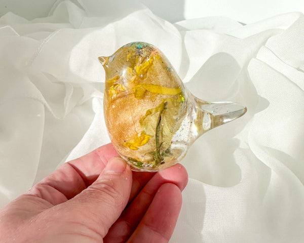Golden Rose Resin Bird – Handmade Nature-Inspired Bird Décor