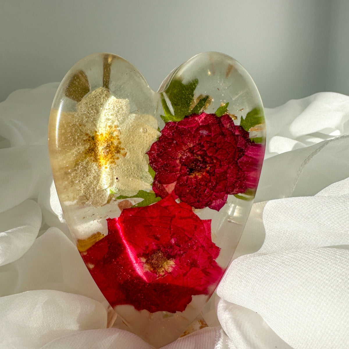 Rose Heart - Handmade Botanical Resin Decor Romantic Garden Heart