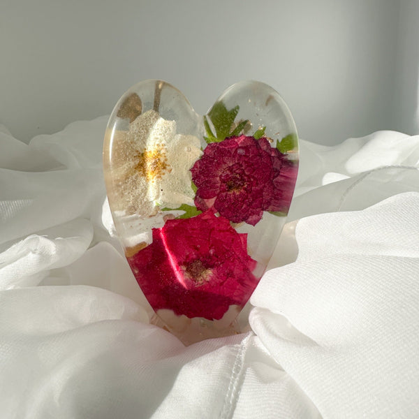 Rose Heart - Handmade Botanical Resin Decor Romantic Garden Heart