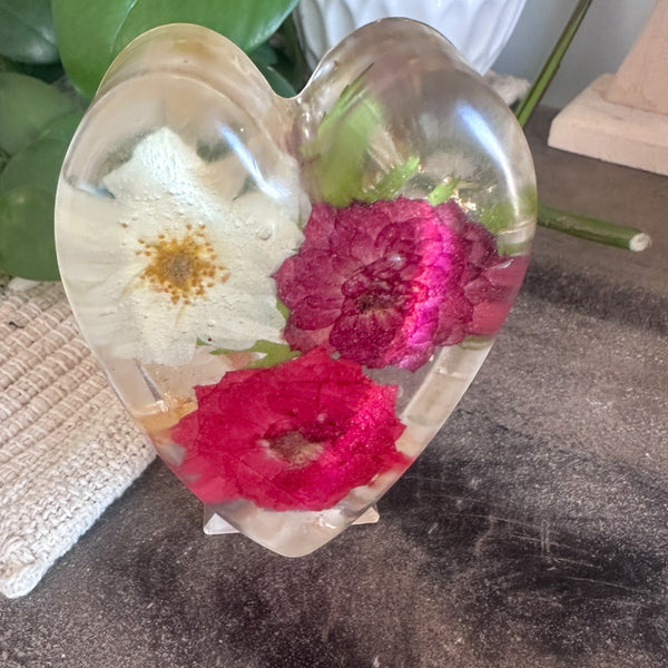 Rose Heart - Handmade Botanical Resin Decor Romantic Garden Heart