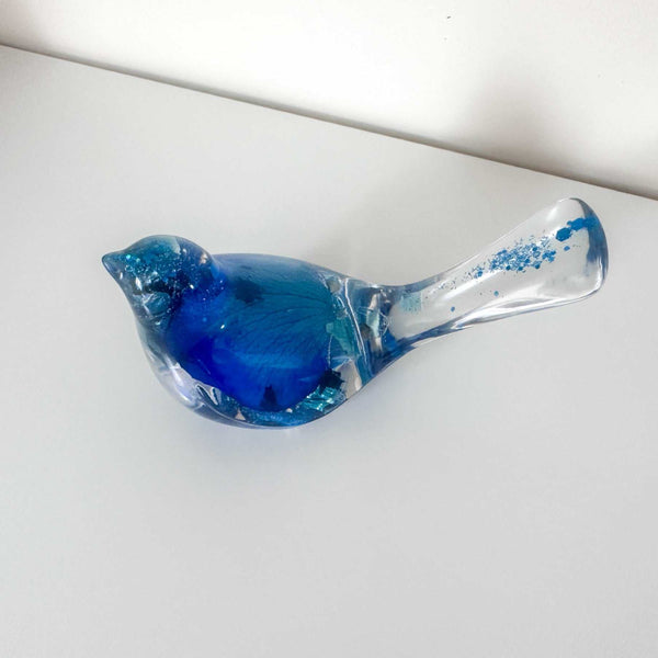 Azure Songbirds of Serenity - Handmade Blue Rose Resin Bird Decor