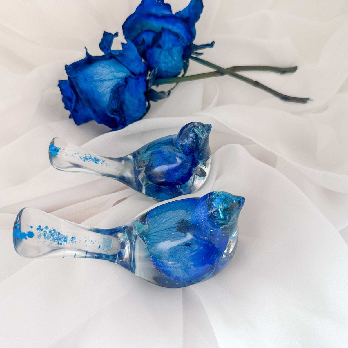 Azure Songbirds of Serenity - Handmade Blue Rose Resin Bird Decor