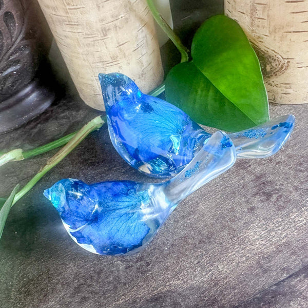 Azure Songbirds of Serenity - Handmade Blue Rose Resin Bird Decor