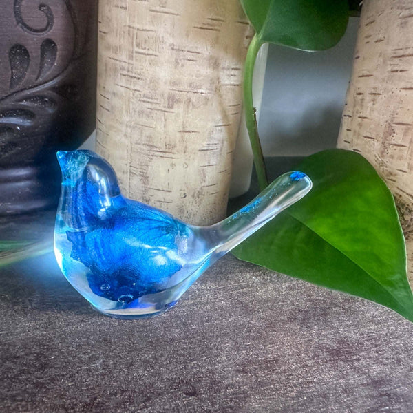 Azure Songbirds of Serenity - Handmade Blue Rose Resin Bird Decor