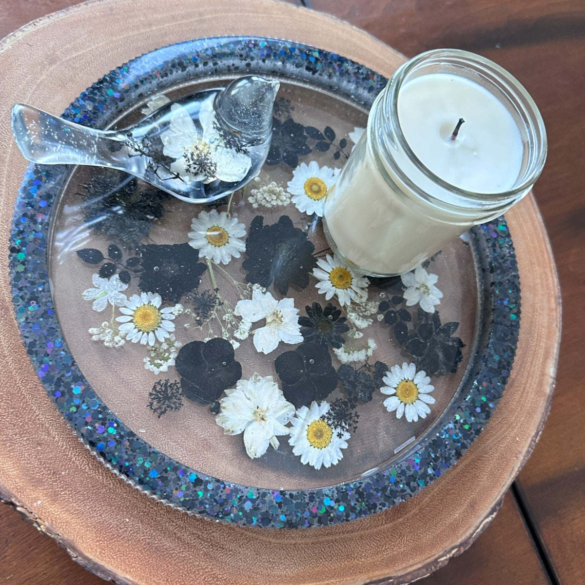 Moonlit Petals Resin Tray – Handmade with Real Black & White Flowers