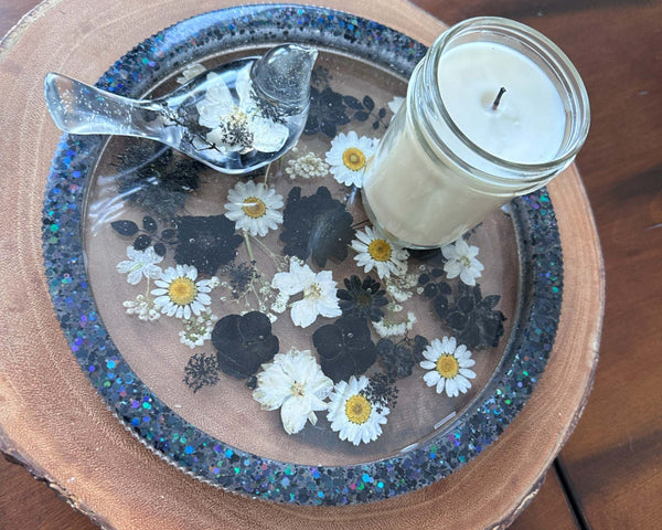 Moonlit Petals Resin Tray – Handmade with Real Black & White Flowers
