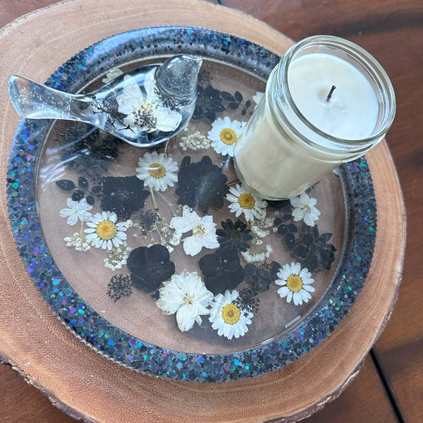 Moonlit Petals Resin Tray – Handmade with Real Black & White Flowers