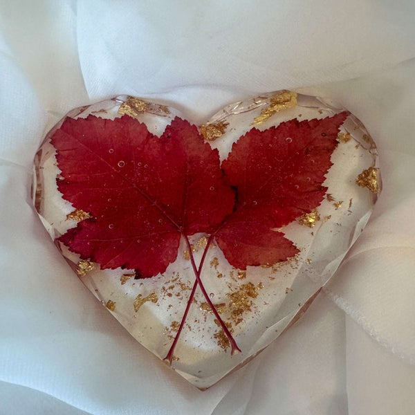 Canadian Maple Leaf Heart Coasters – Resin Decor with Gold Leaf Accent