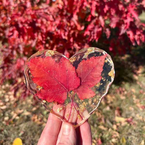 Canadian Maple Leaf Heart Coasters – Resin Decor with Gold Leaf Accent