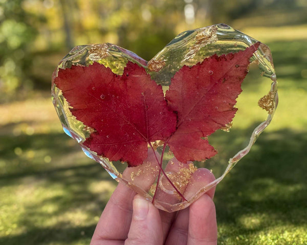 Canadian Maple Leaf Heart Coasters – Resin Decor with Gold Leaf Accent