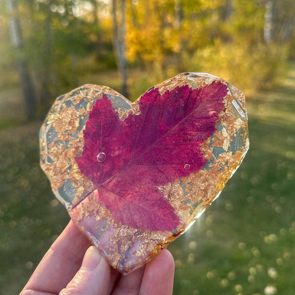 Canadian Maple Leaf Heart Coasters – Resin Decor with Gold Leaf Accent