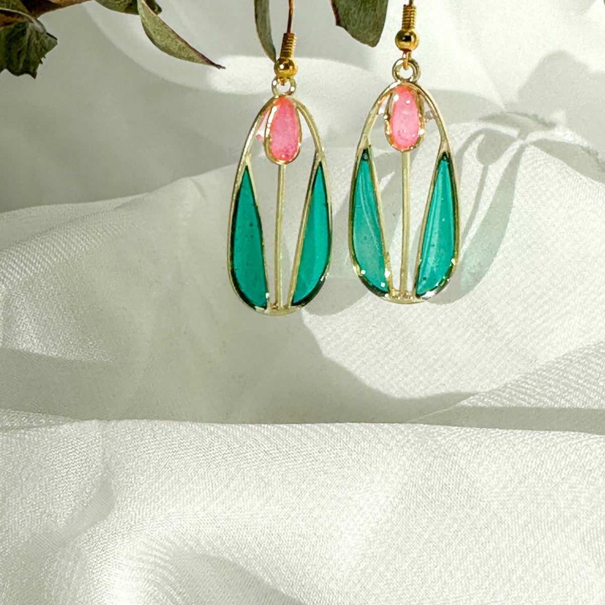 Tulip Bloom Earrings – Handmade Floral Elegance for Garden Lovers