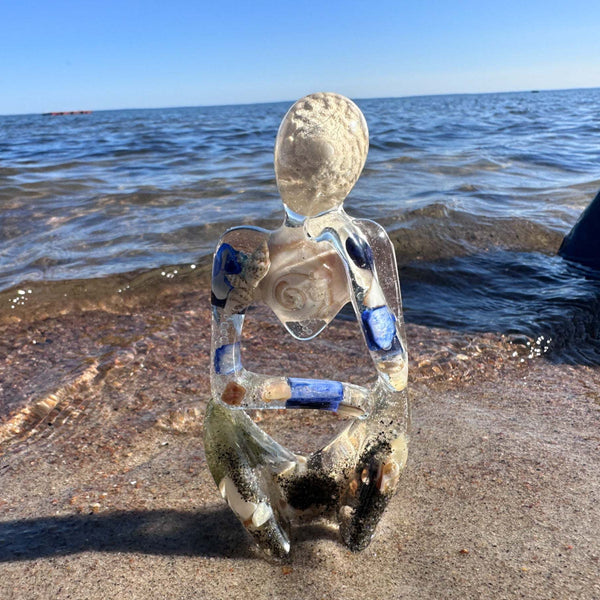 Seaside Contemplation: Ocean-Themed Thinker Seashell Resin Sculpture 2