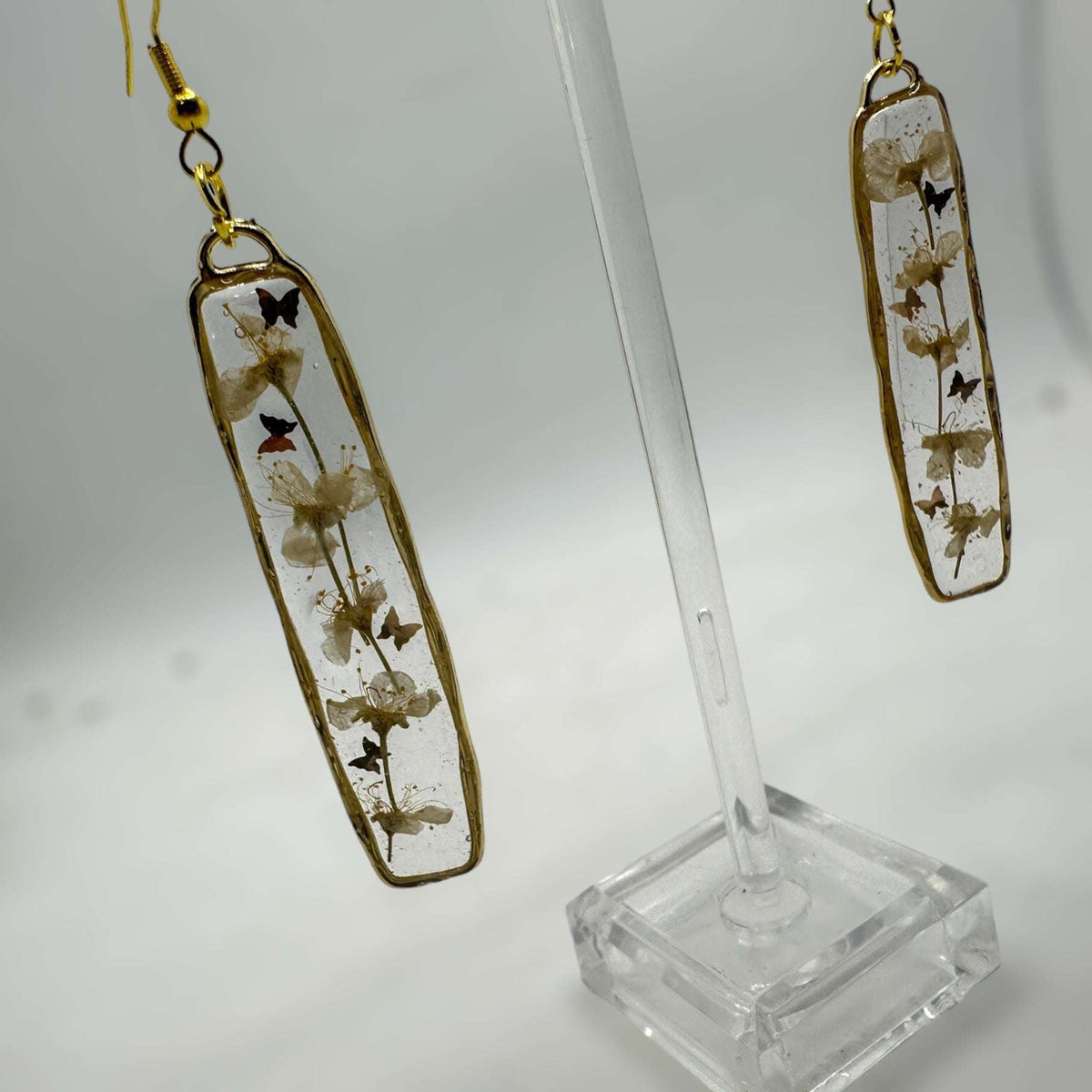 Bloom Cascade Earrings - Minimalistic Meets Boho - Pressed Flower