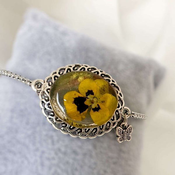 Bracelet Handmade with Dried Flower Accents & Silver Elegance 