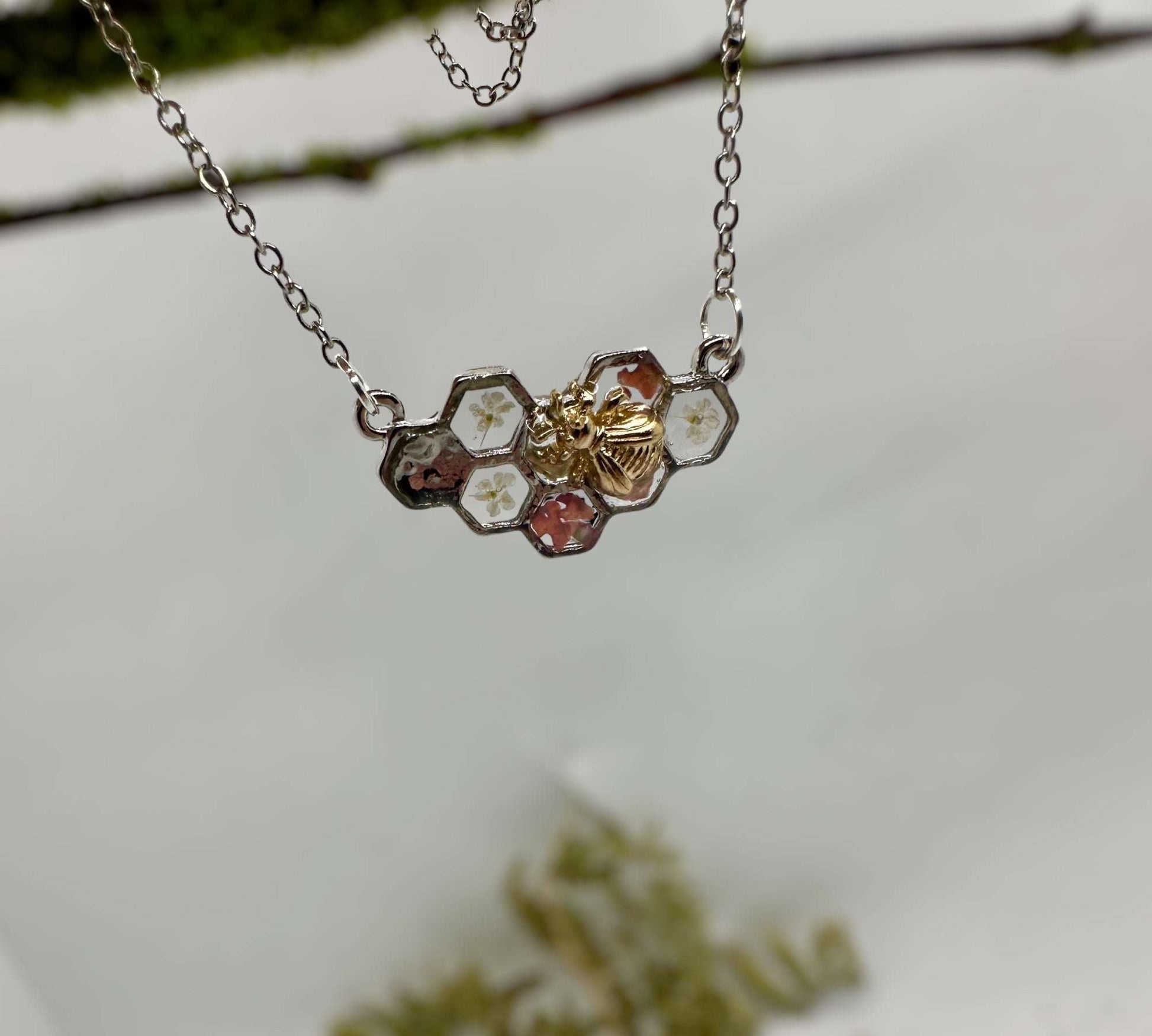 Bee Harmony Pendant - Handmade Pendant with Dried Flowers and Pearls