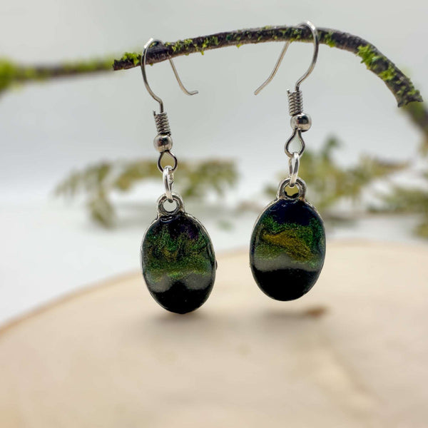 Aurora Borealis Delight: Color-Shifting Northern Lights Earrings